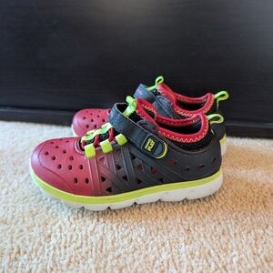 Stride Rite Phibian Red and Black Sneakers/Water Shoes